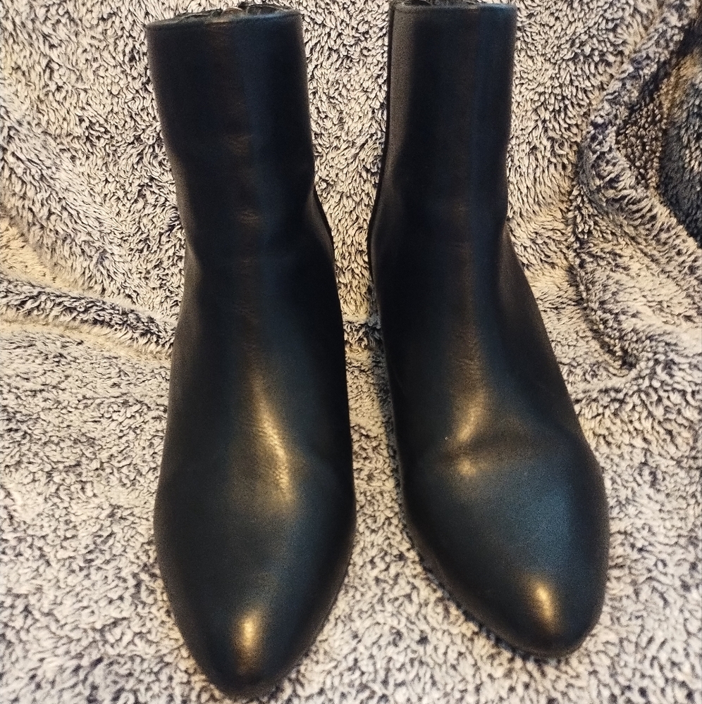 JustFab Boots Size 9
